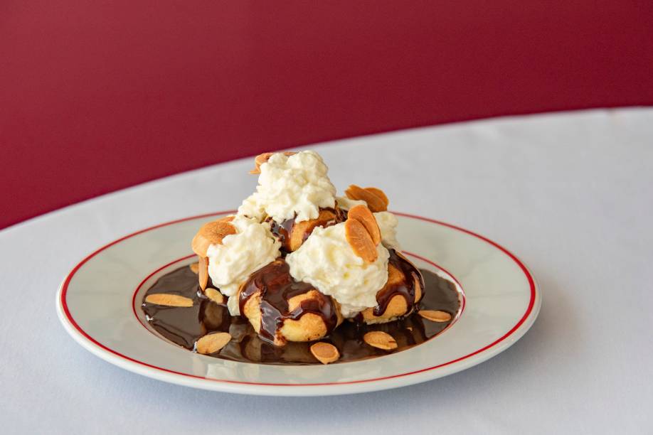 L'Entrecôte d'Olivier Rooftop: quarteto de profiteroles L'Entrecôte d'Olivier Rooftop: quarteto de profiteroles