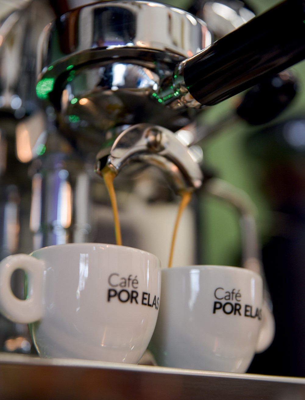 Laboratório da torrefação – crédito João Fenerich_Divulgação Café por Elas é servido nas cinco unidades do Botanikafé