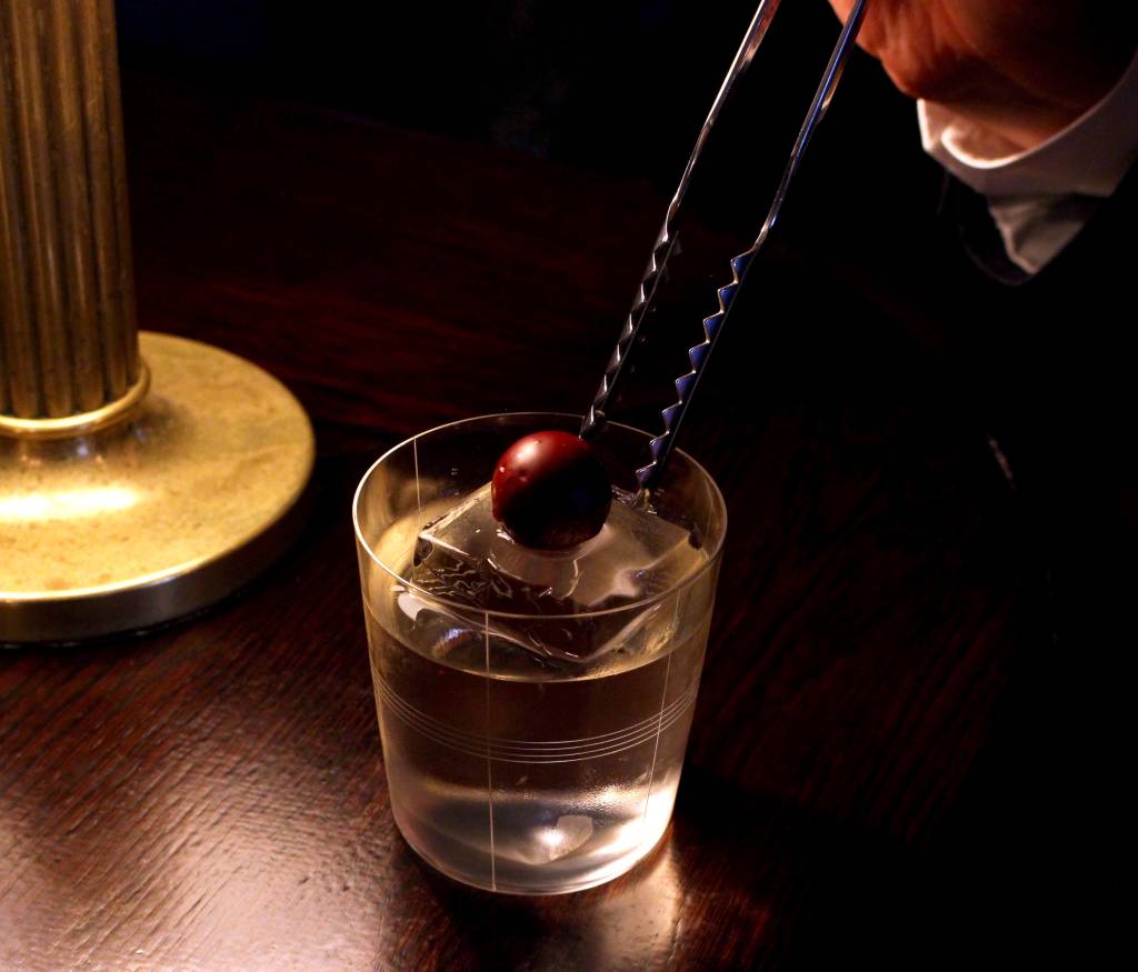 Bar do Rosewood São Paulo recebe mixologista do Scarfes, do Rosewood London, eleito o 37º melhor bar do mundo