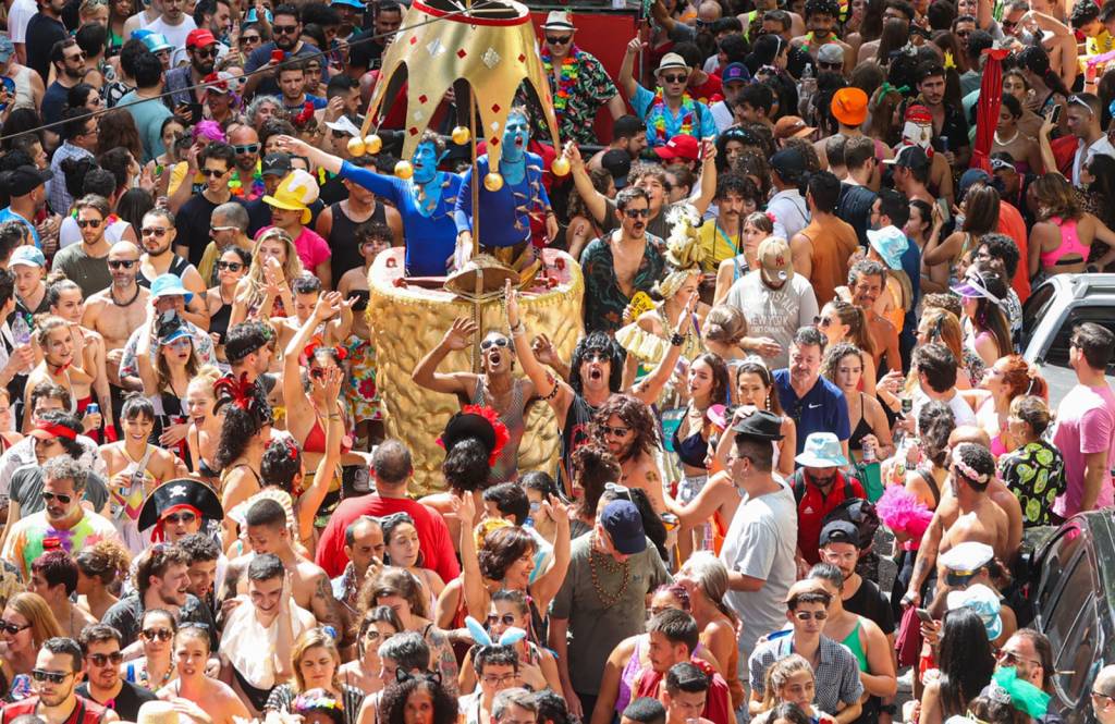Prefeitura distribuirá mais de 2 milhões de copos d’água durante o Carnaval
