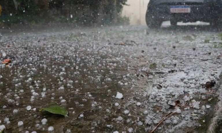 Granizo no calor? Entenda o que causa o fenômeno