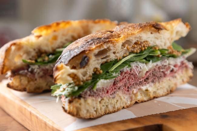 Oli Pane i Salumeria vende pães e sanduíches da chef Olivia Maita