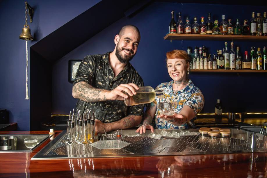 Danilo e Stephanie: experientes que tocam o Fifty Fifty Danilo e Stephanie: experientes que tocam o Fifty Fifty