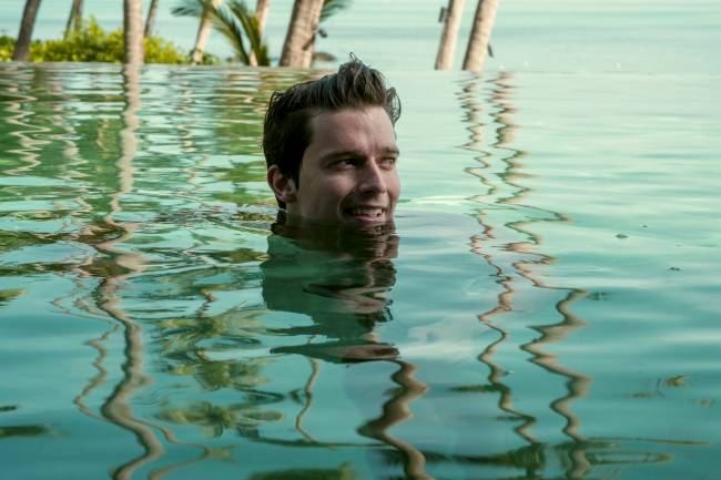 WHITE LOTUS 4 Crédito Fabio Lovino Cortesia HBO Patrick Schwarzenegger em cena da terceira temporada de 'The White Lotus'