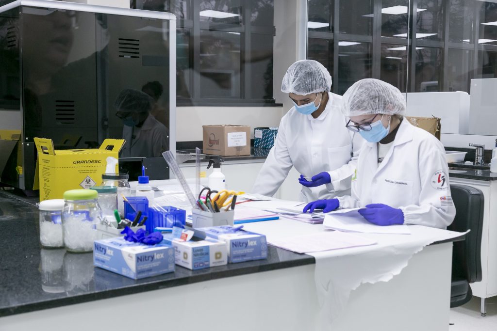 Ansiedade e depressão estão ligadas a inflamações da Covid longa, segundo estudo