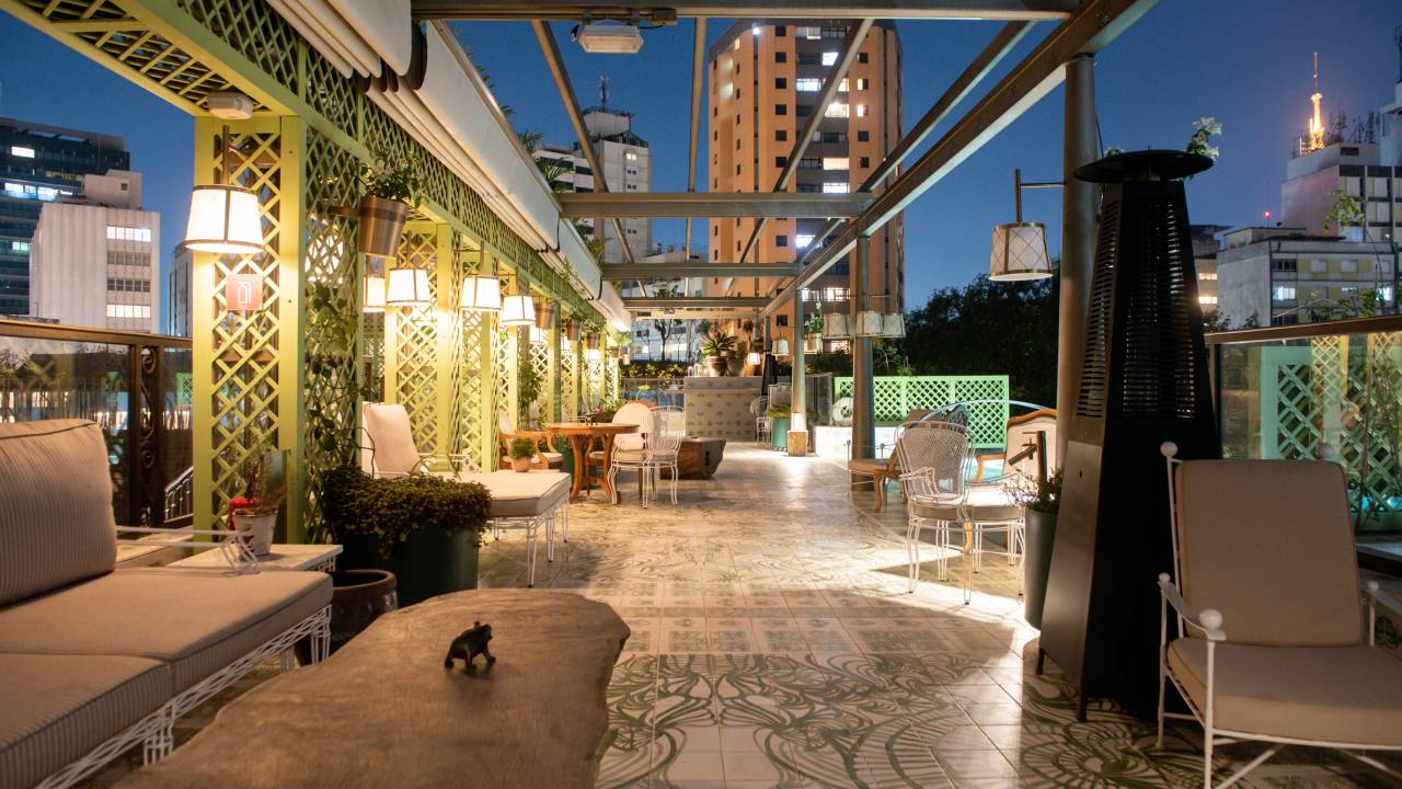 Bela Vista Bar aberto ao público: rooftop no Hotel Rosewood