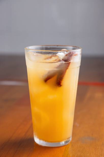 Caju amigo: uma das opções de drinques servidos no Beleléu Caju amigo: uma das opções de drinques servidos no Beleléu