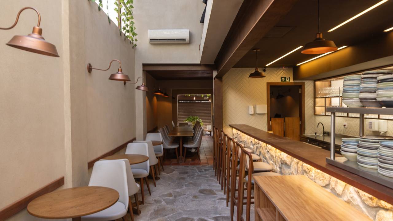 De casa nova: cozinha aberta no salão com cinquenta lugares do novo AE! Cozinha