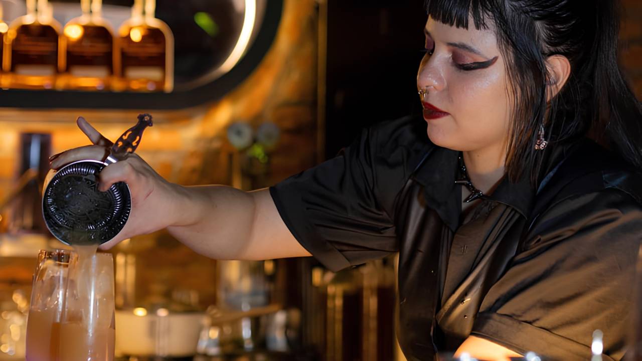 Oculto Bar: Cris Negreiros é convidada para evento de homenagem ao Dia das Mulheres