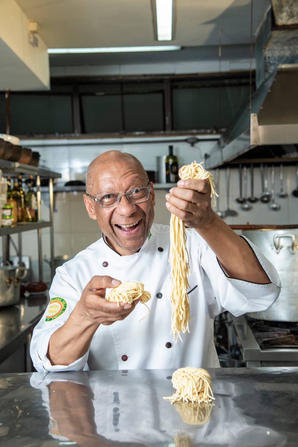 Santo Colomba oferece menu comemorativo