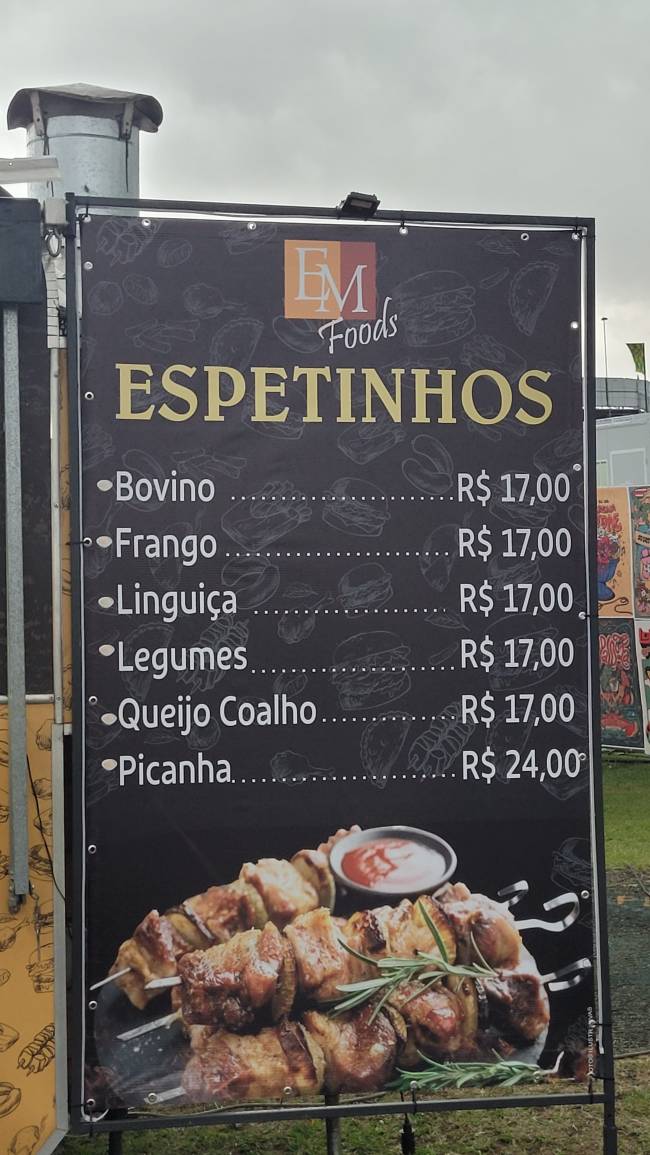 Coxinha, espetinhos: confira a variedade e os preços das opções para comer no Lollapalooza