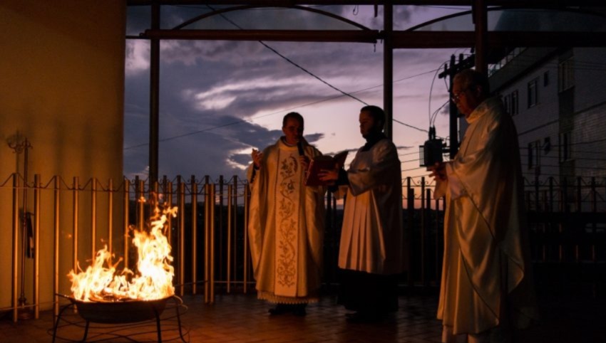 Saiba como é celebrada a Vigília Pascal