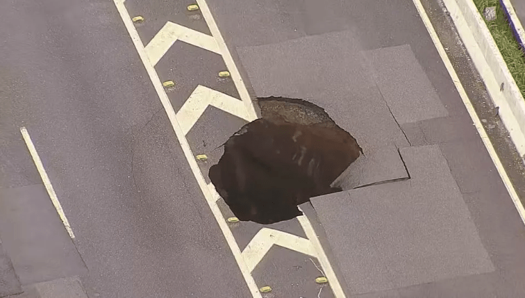 Cratera surgiu na Marginal Tietê