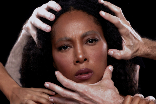 “Me senti silenciada”, diz Negra Li, que lança o “disco da sua vida”