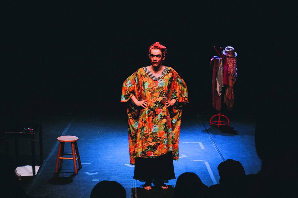 Grupos de teatro do Centro-Oeste apresentam peças na capital