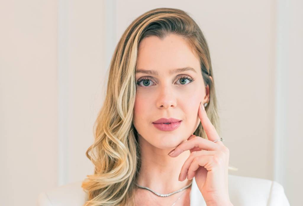 Dermatologista cria técnica para rejuvenescer as mãos