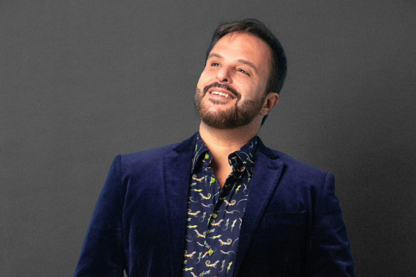 O diretor cênico André Heller-Lopes: duas montagens