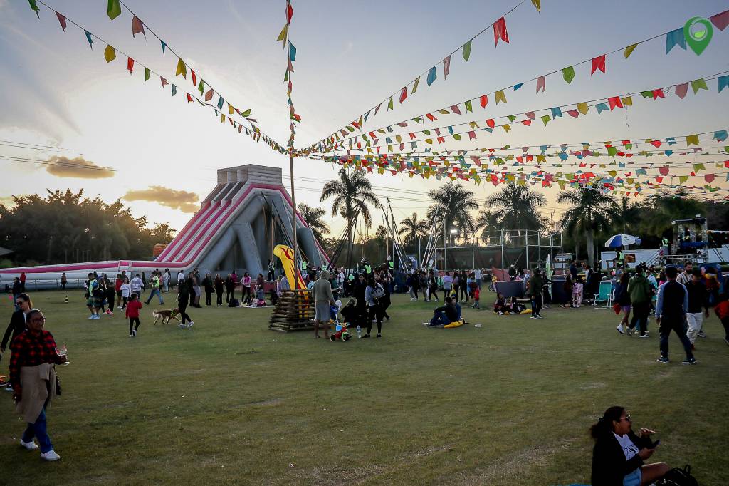 Festas juninas animam crianças com brincadeiras, quadrilha e comidas