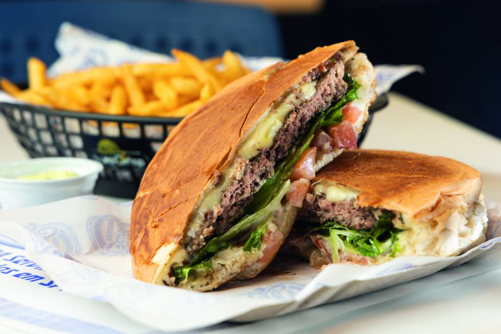 São Carlos Lanches é casa especializada em sanduíches prensados