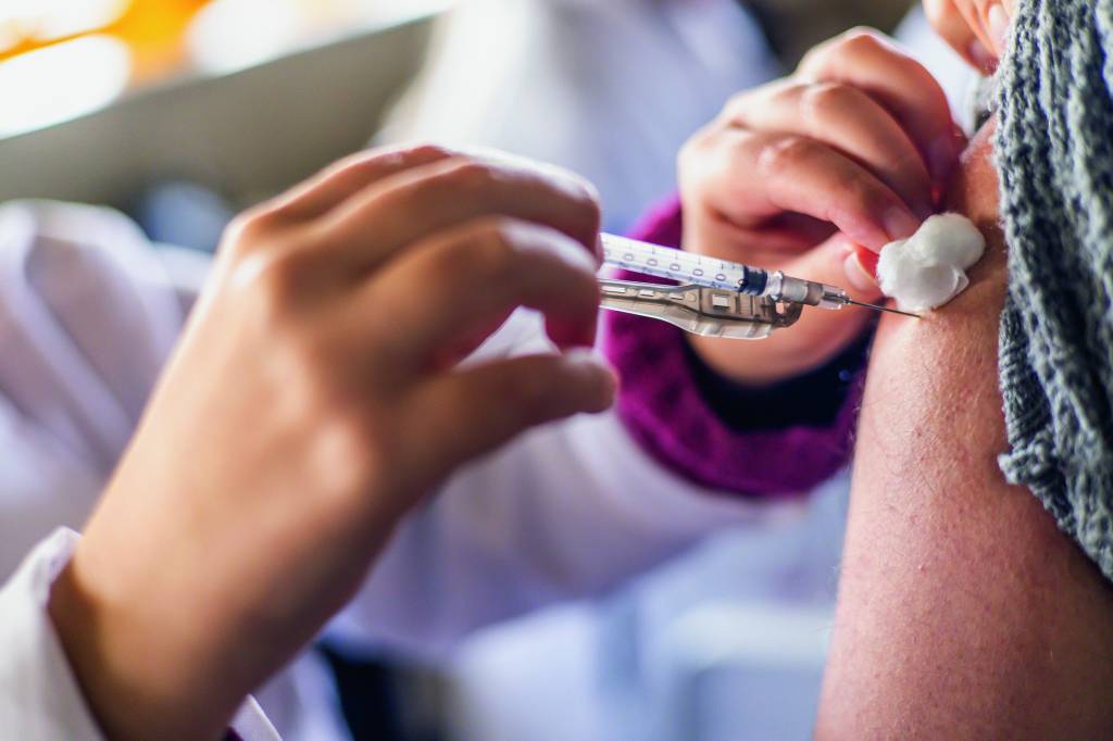 Prefeitura de SP realiza vacinação em CEUs aos sábados até 30 de agosto