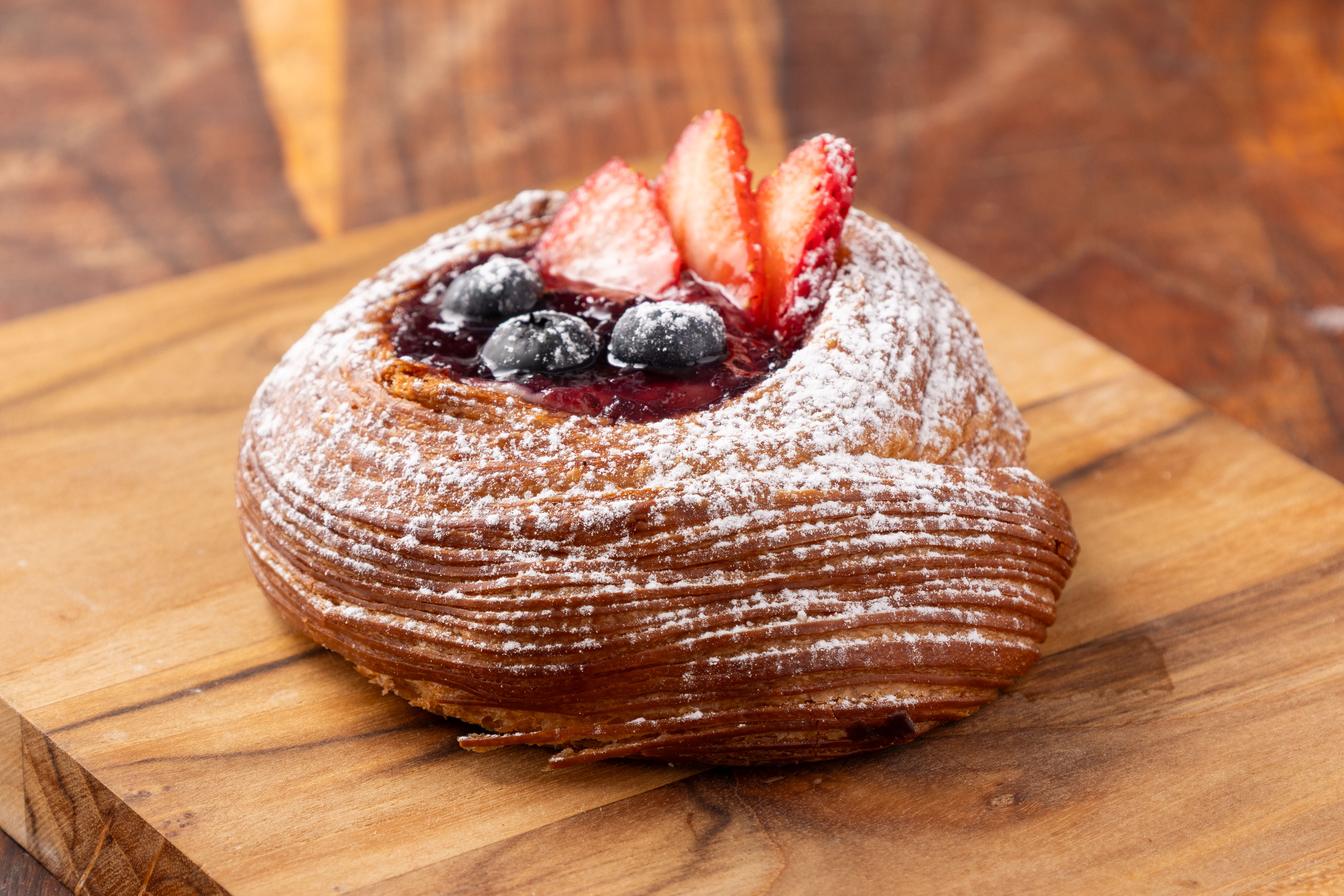 folhado de frutas vermelhs _ Arteno Boulangerie