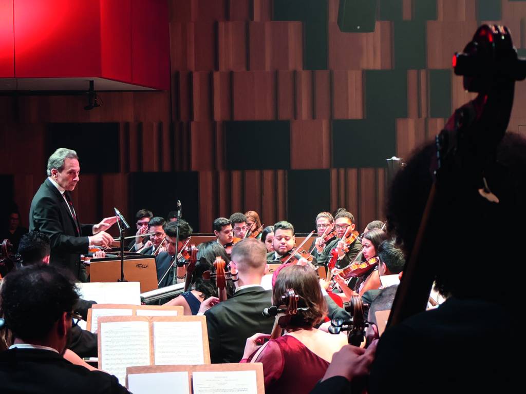 Orquestra Sinfônica Heliópolis se apresenta no Theatro Municipal