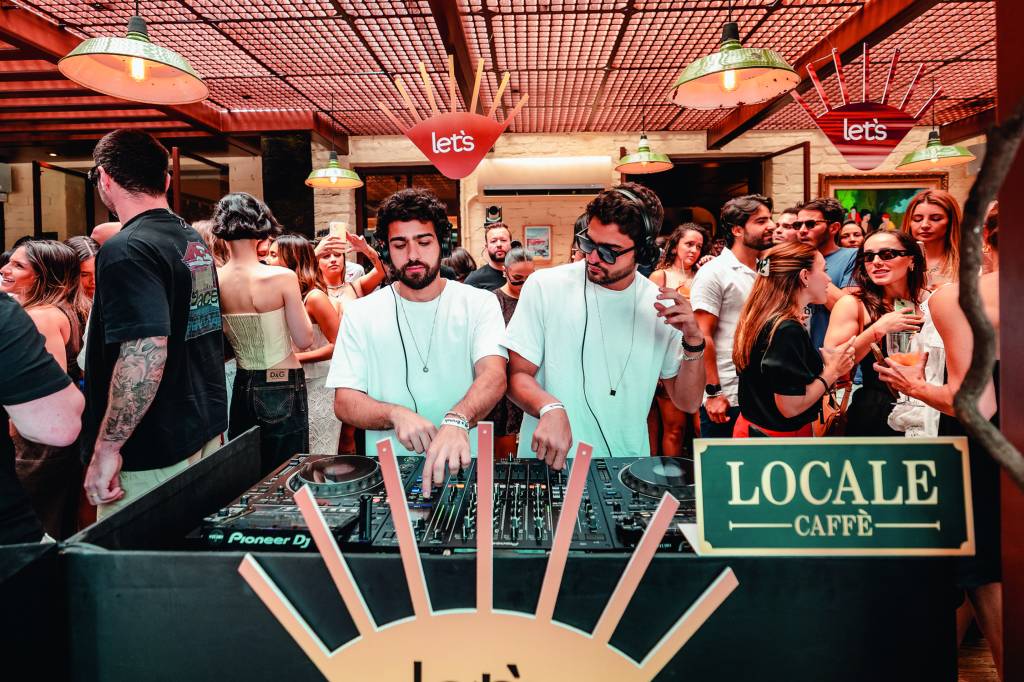 Coffee parties: tendência reúne café e DJs em eventos diurnos pela cidade