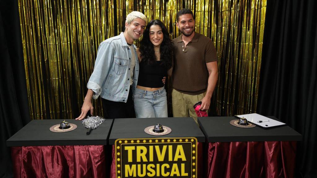 Fãs de teatro musical disputam em programa de trívia ao vivo na quarta (30)