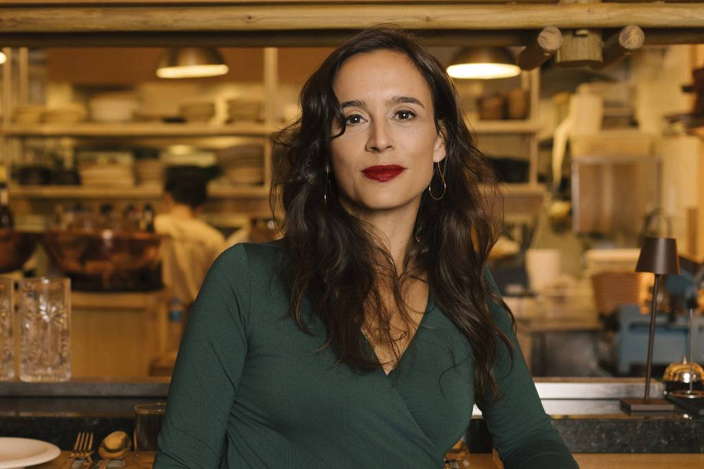 Chef Bel Coelho lança livro e filme sobre ingredientes brasileiros na COP30