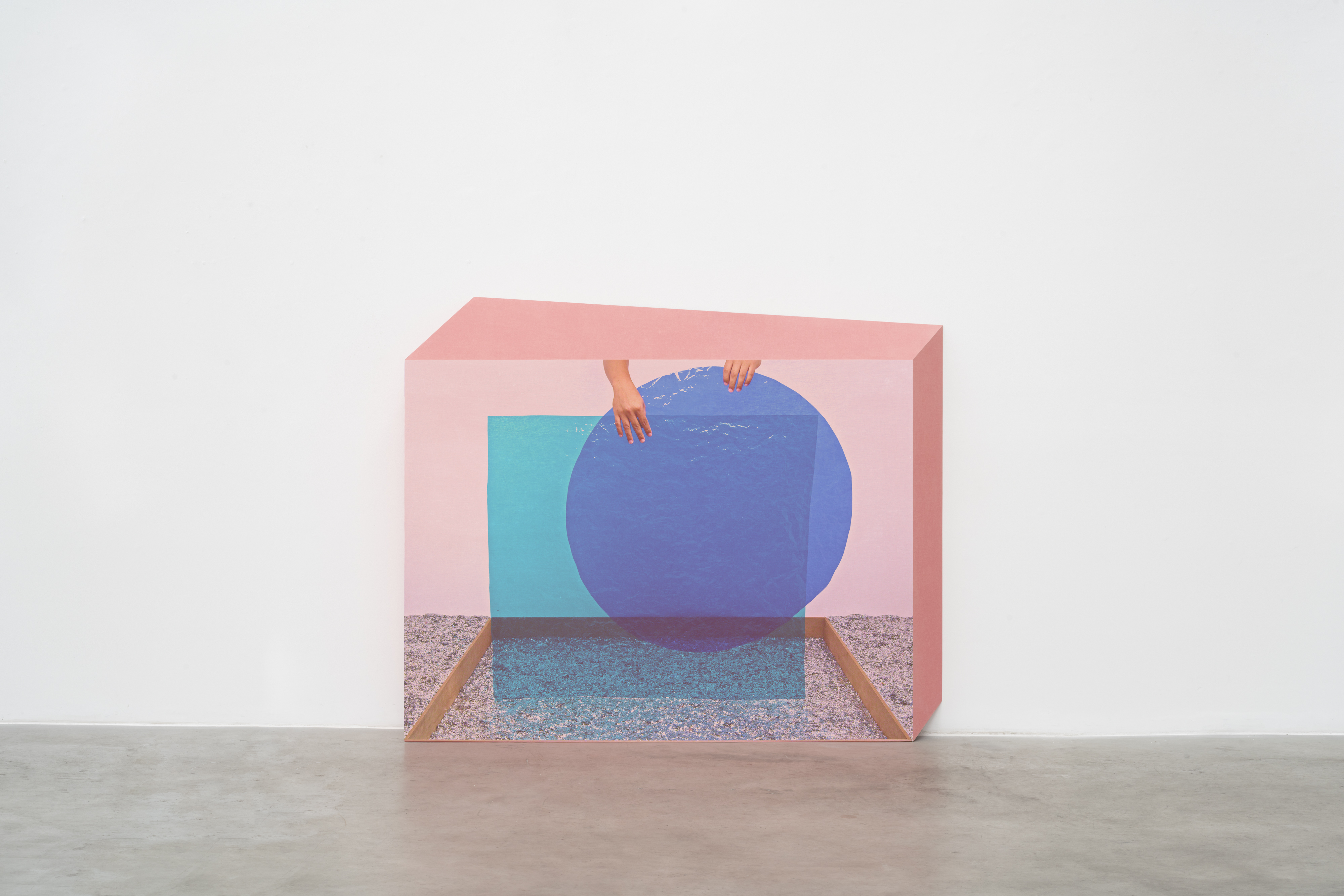 ROC00851_Rodrigo Cass_Encontro amoroso do círculo com o quadrado_Ph Eduardo Ortega_DDM_1