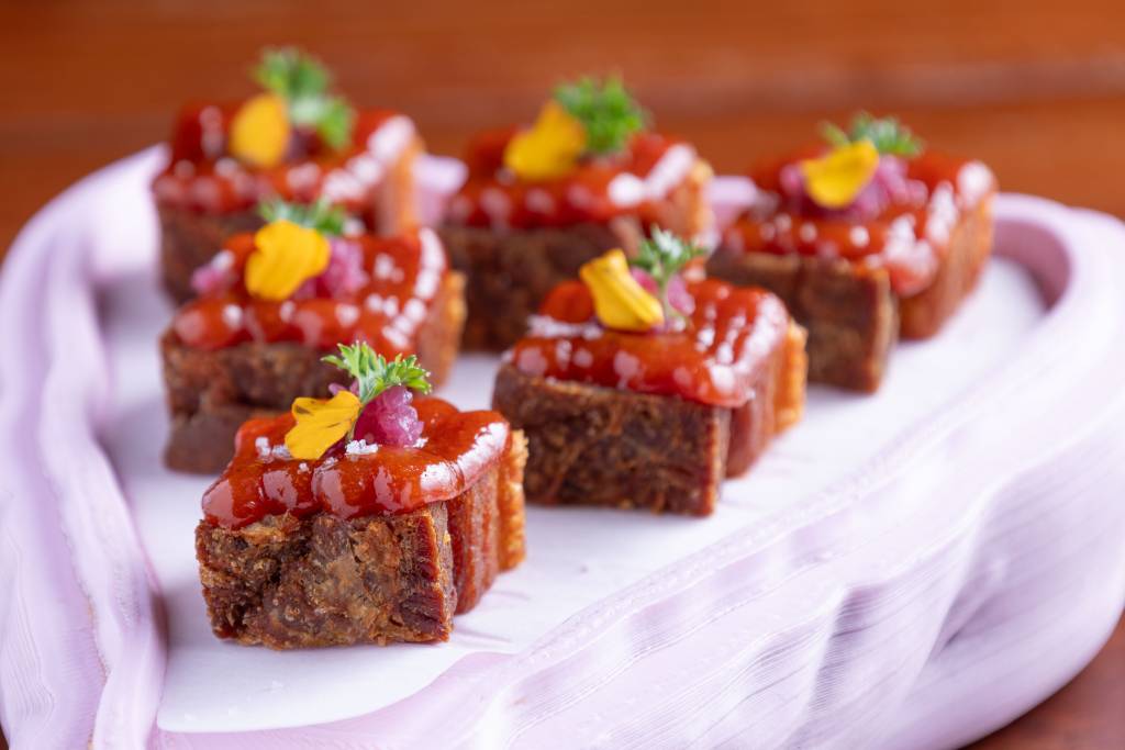 Vista celebra 7 anos com menu idealizado por chefs convidados