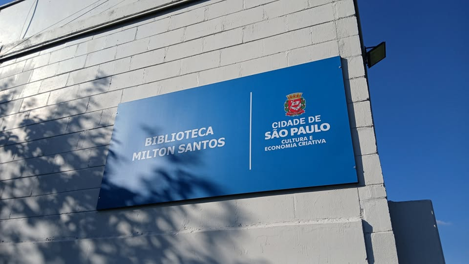 Biblioteca Milton Santos, em Aricanduva, zona leste de São Paulo