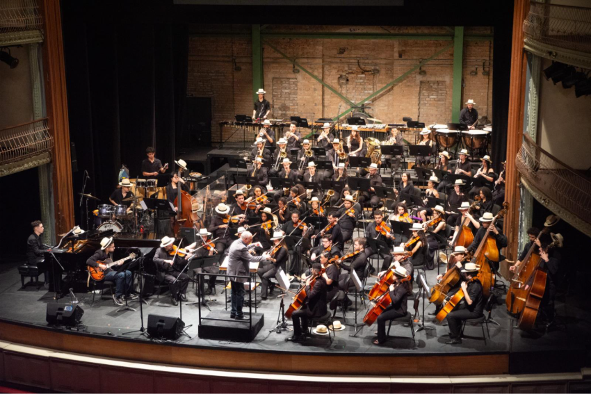 Theatro São Pedro recebe concertos da Orquestra Tom Jobim em agosto