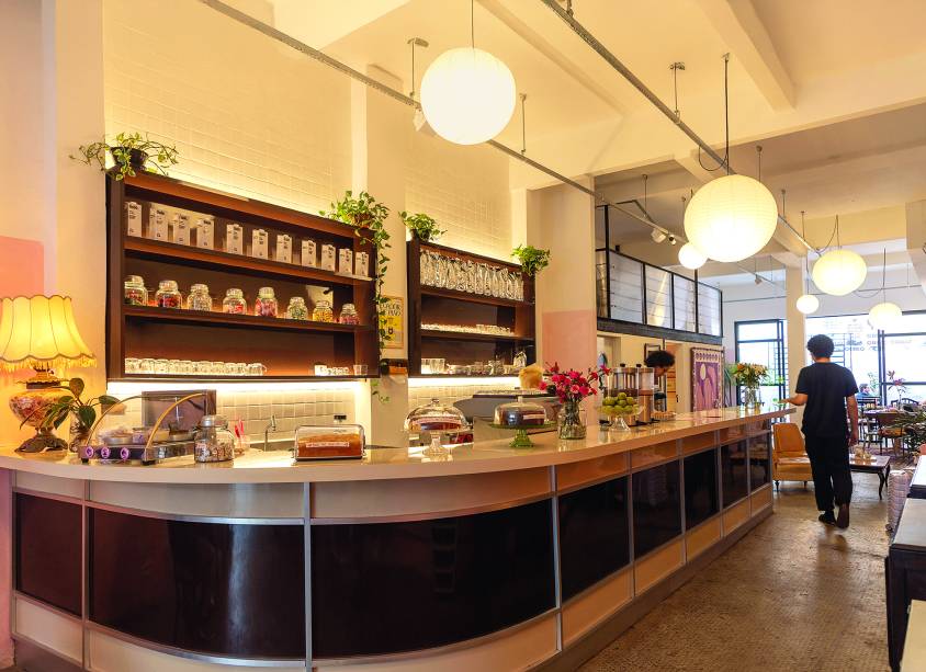 O Bibelô: ambiente retrô e decoração em tons de rosa