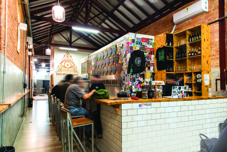 A unidade pioneira da Cervejaria Dogma, em Santa Cec&iacute;lia: f&aacute;brica na Mooca