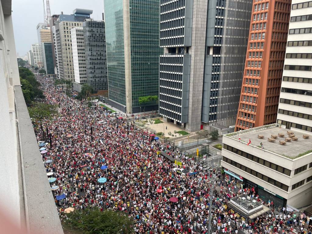 Manifestação contra PEC da Blindagem na Paulista reúne público de 42,3 mil, segundo levantamento da USP