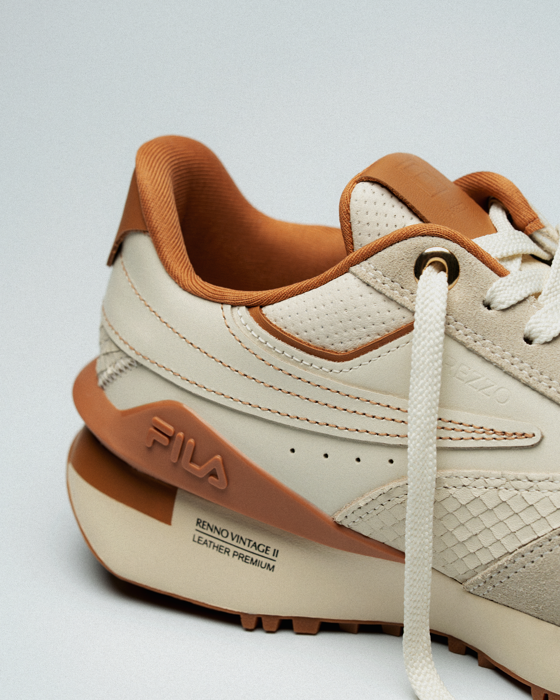 ARZ_26_V_CAP_FILA_POSTS106