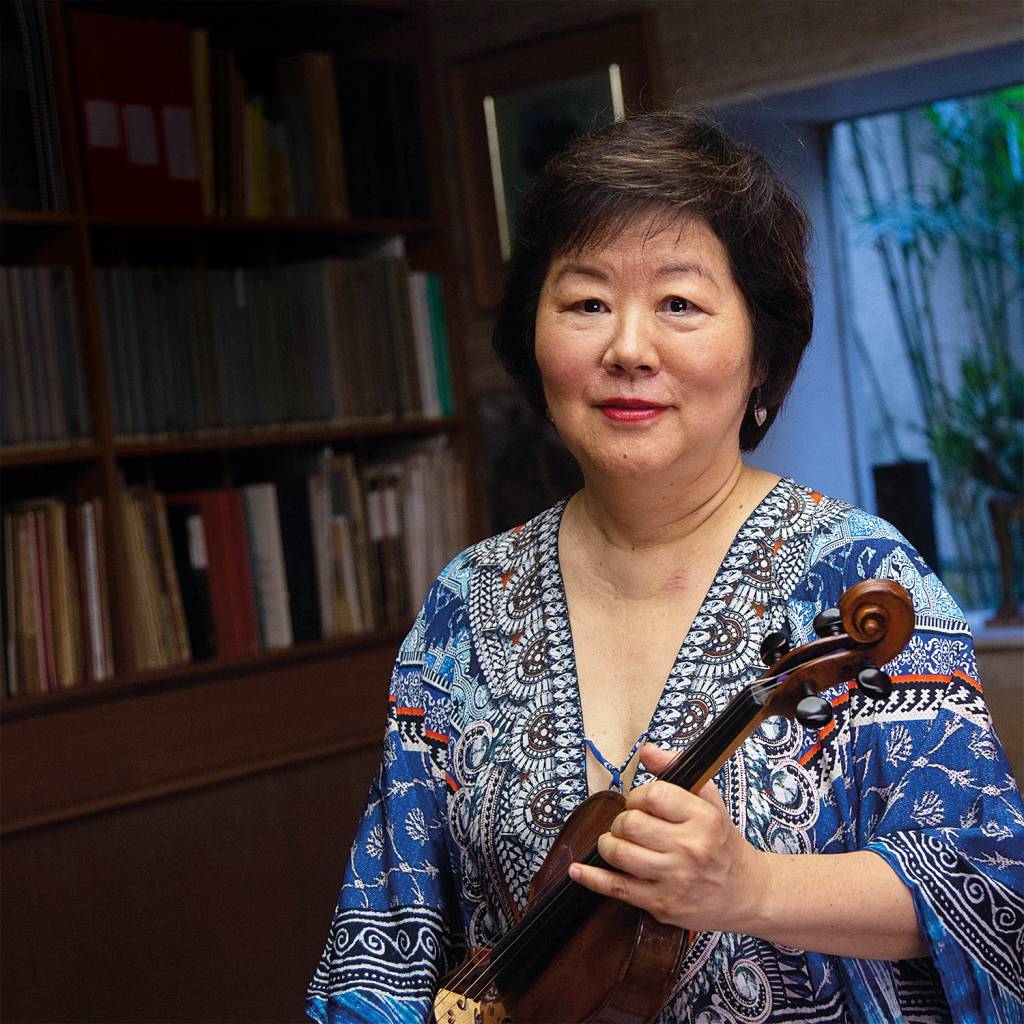 Violinista Elisa Fukuda celebra 50 anos de carreira em concertos na Sala São Paulo