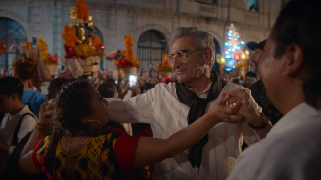 Eugene Levy revela perspectiva de vir ao Brasil com programa do Apple TV+