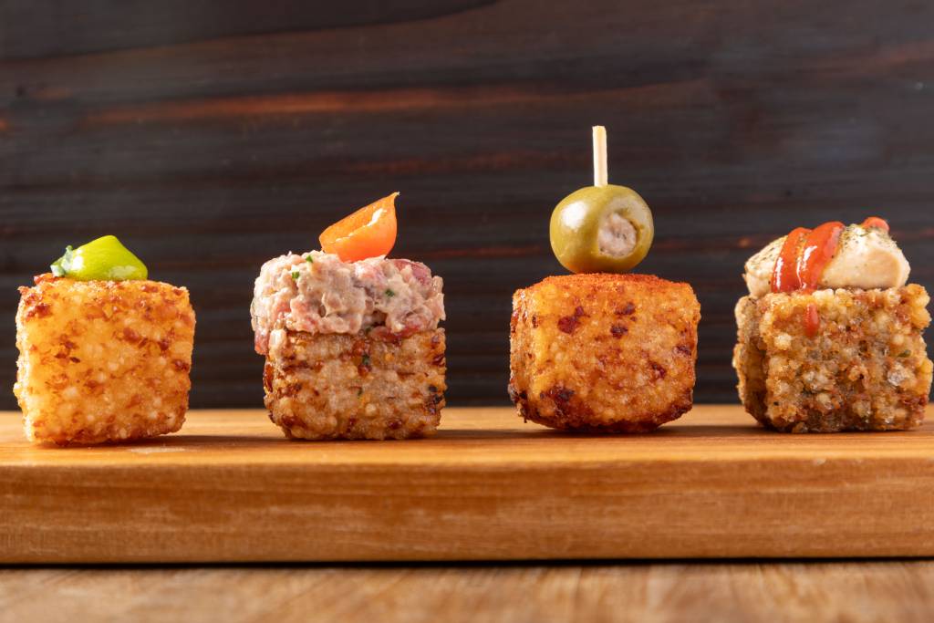 Dadinho de tapioca, criado por Rodrigo Oliveira, faz 20 anos de sucesso