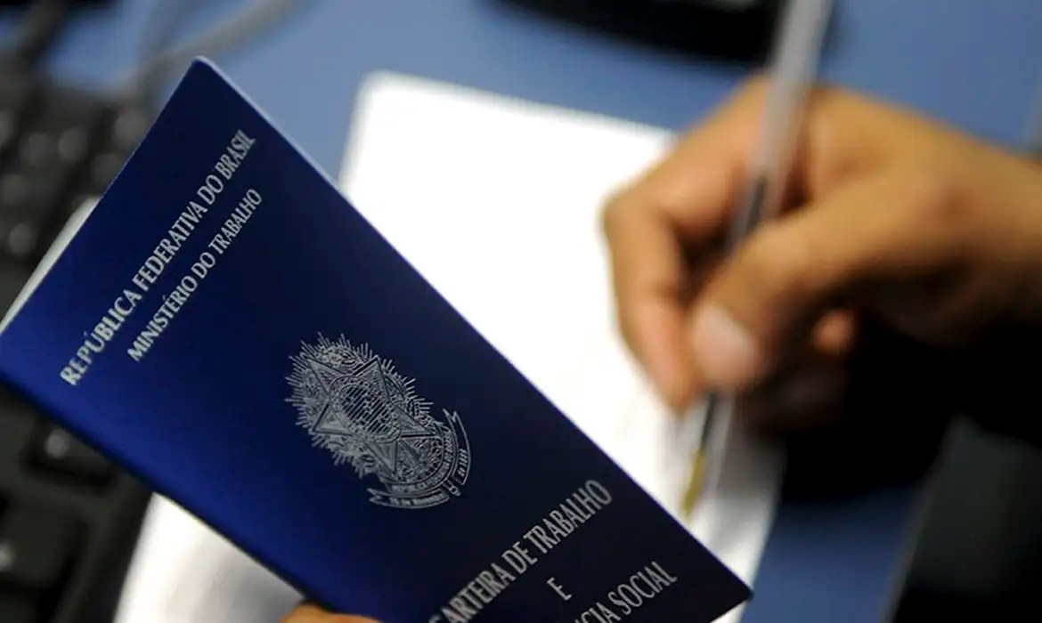 Cate abre semana com mais de 3 mil vagas de emprego em SP; salários chegam a R$ 5,4 mil