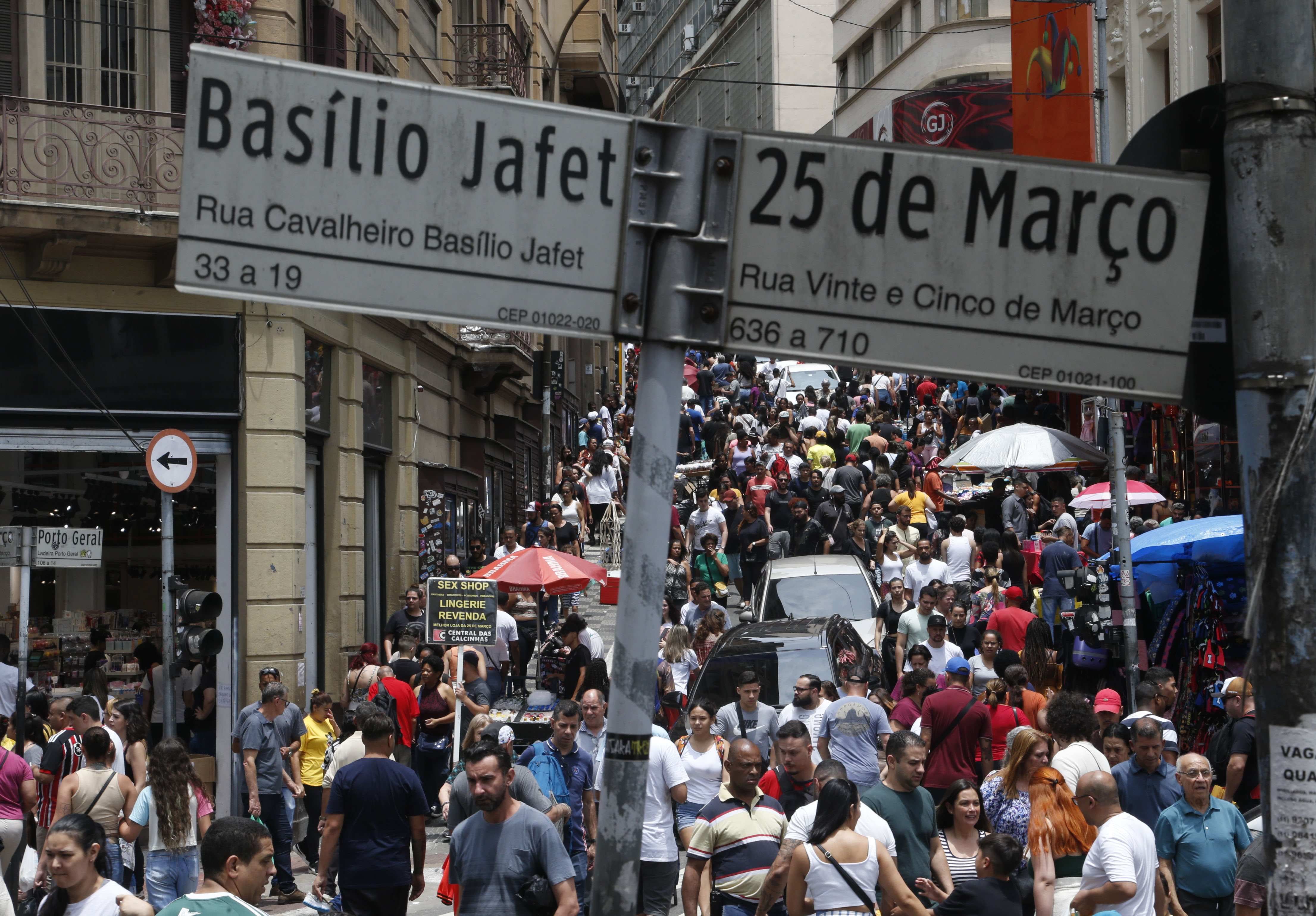 Festas de final de ano: saiba onde fazer suas compras em SP