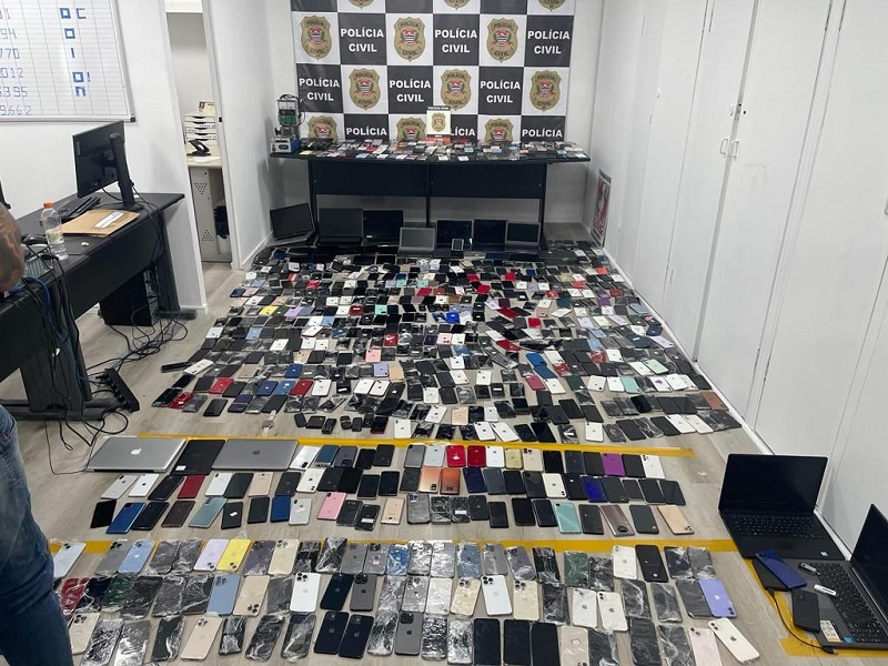 Polícia Civil faz operação contra receptadores de celulares roubados em SP