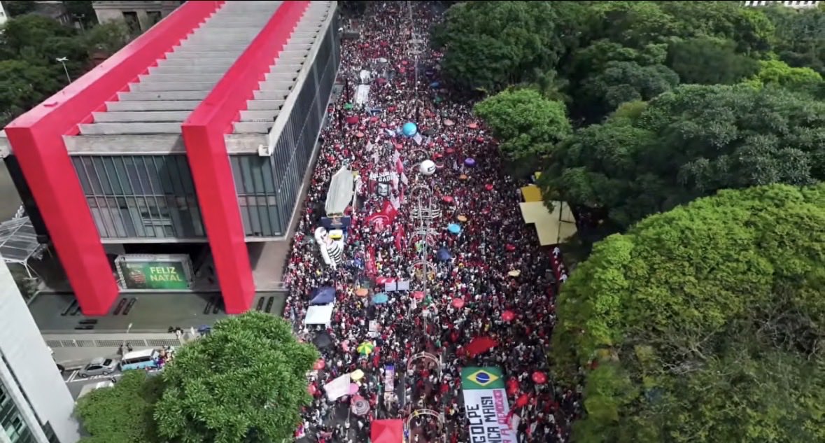 Avenida Paulista reúne manifestantes em ato contra PL da Dosimetria