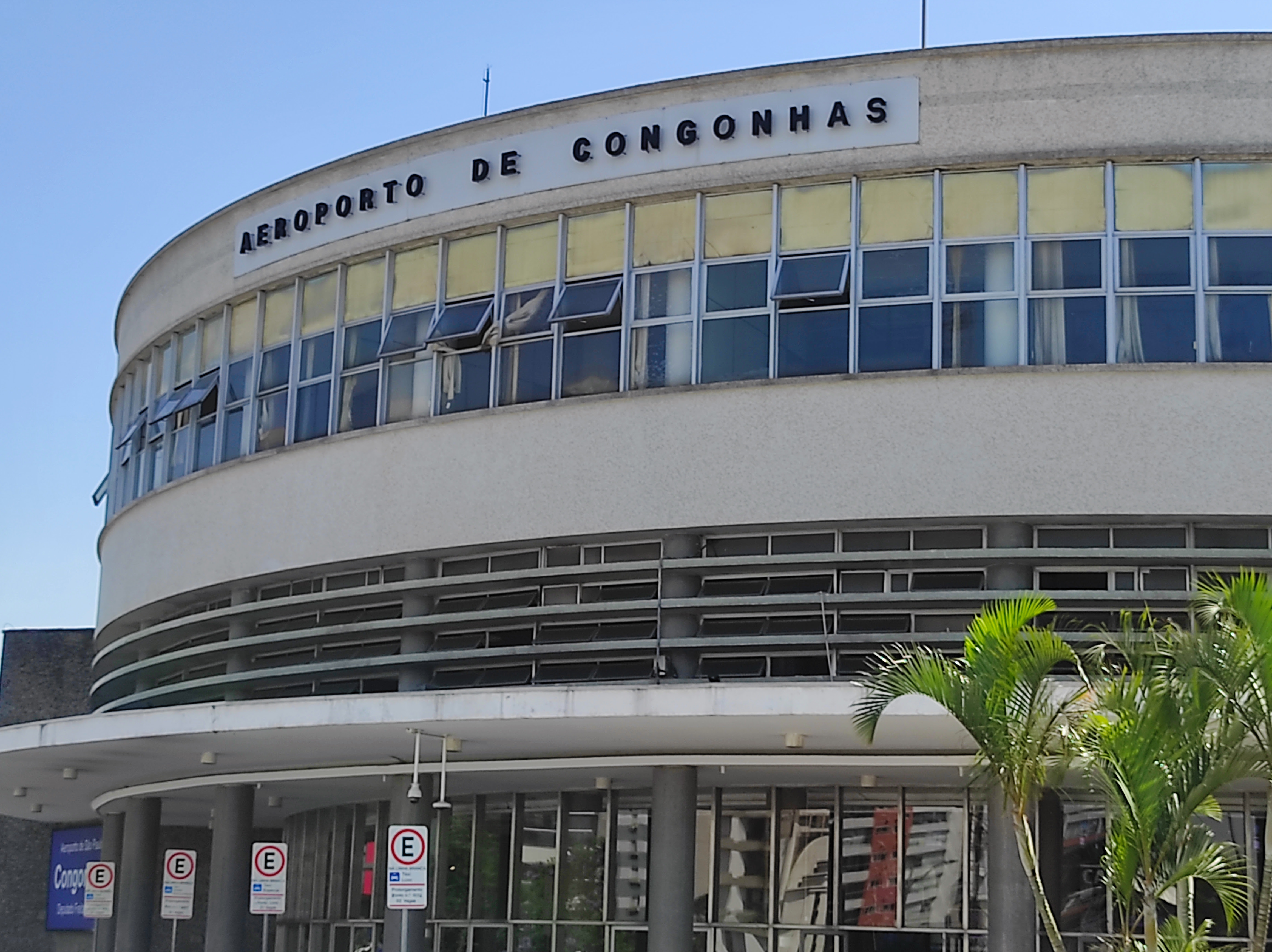 Ventania afeta operações dos aeroportos de Congonhas e Guarulhos