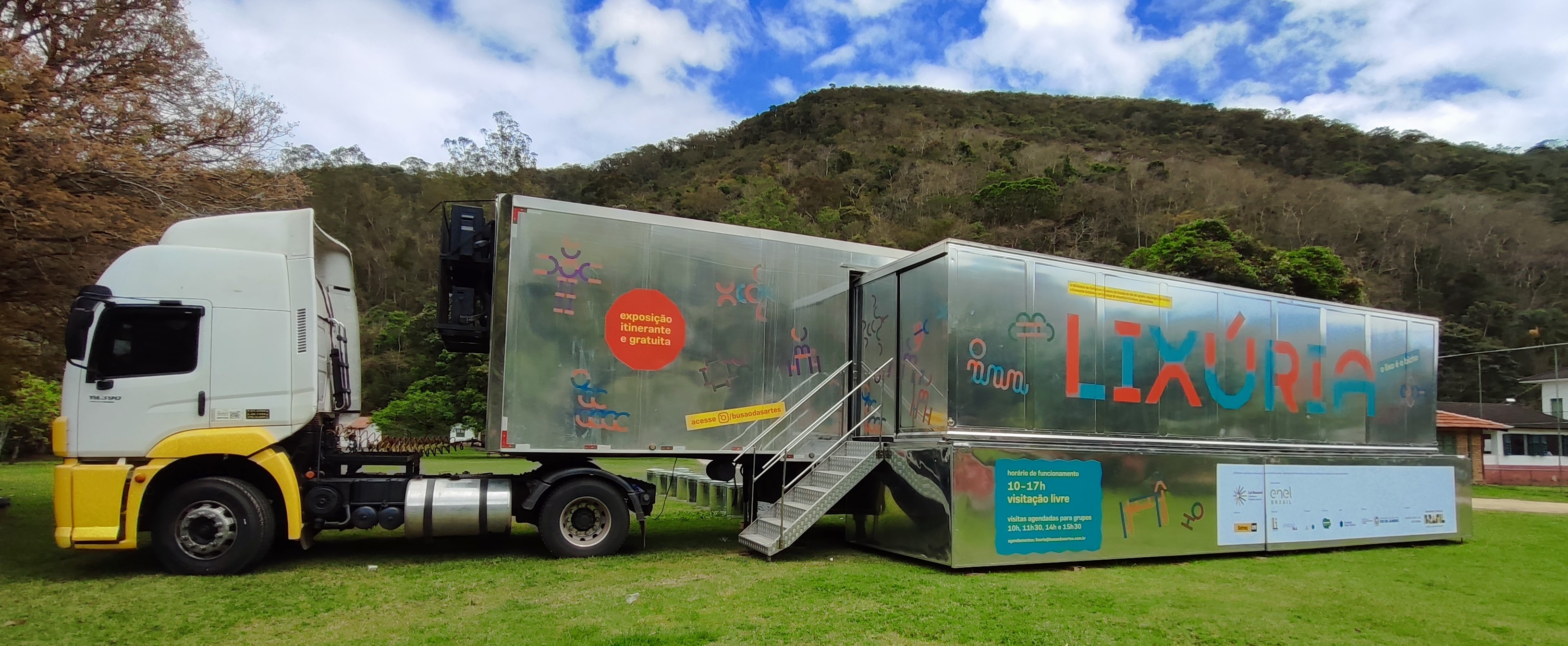 Busão das Artes: São Paulo recebe exposição gratuita dentro de caminhão