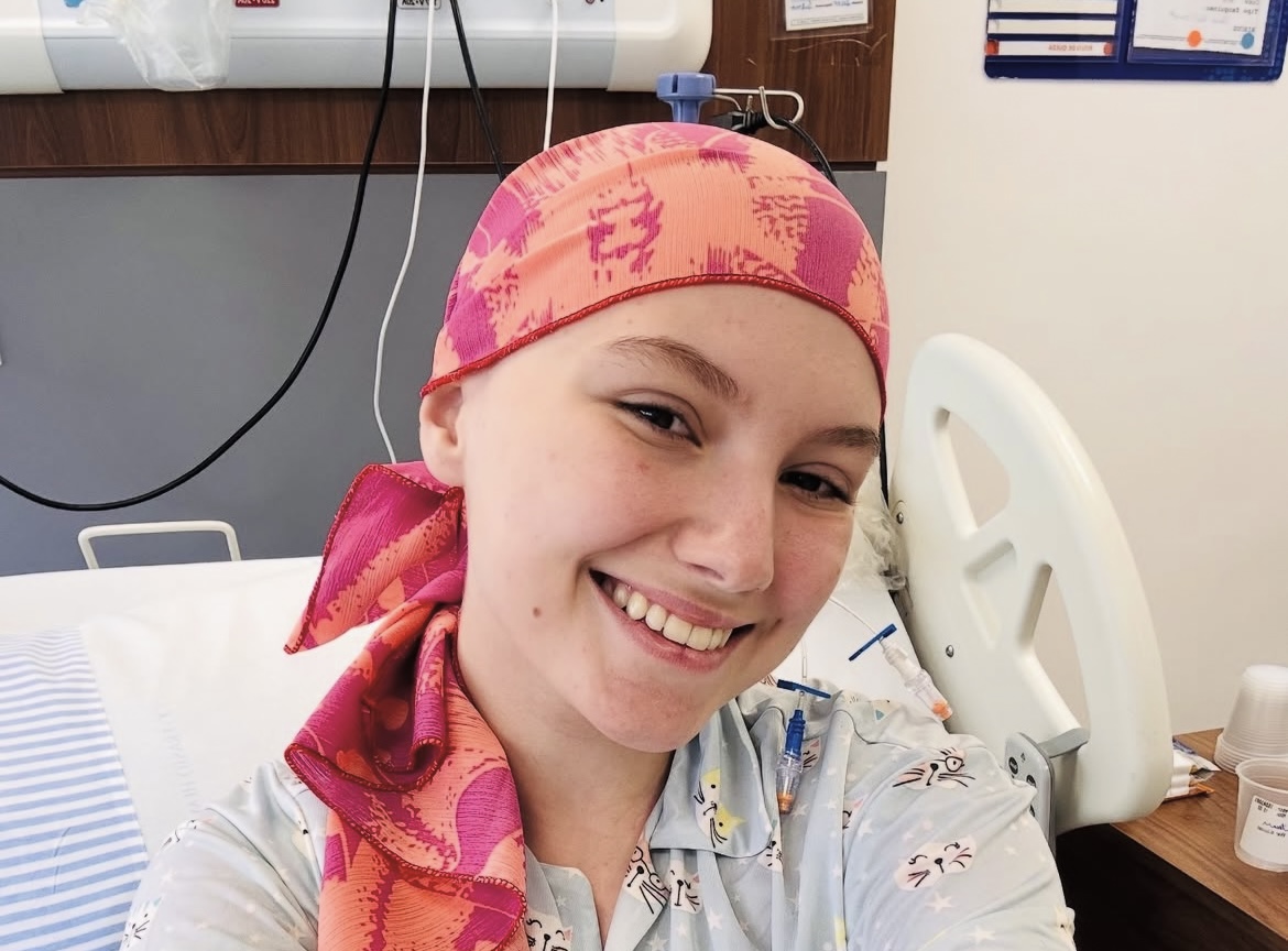Morre aos 19 anos Isabel Veloso, que compartilhava o tratamento contra o câncer