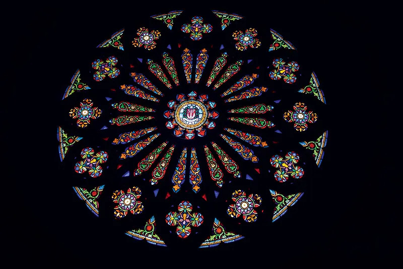 Vitrais da Catedral da Sé ganham exposição gratuita até março