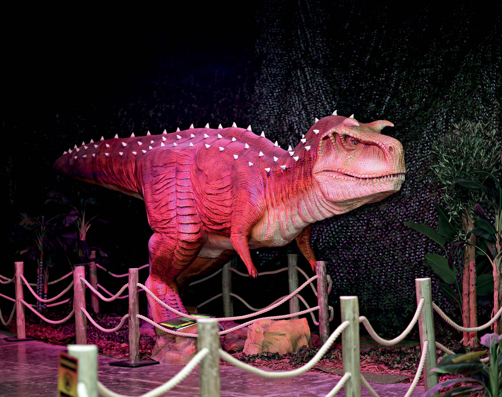 Exposição imersiva de dinossauros ocupa a Oca do Ibirapuera