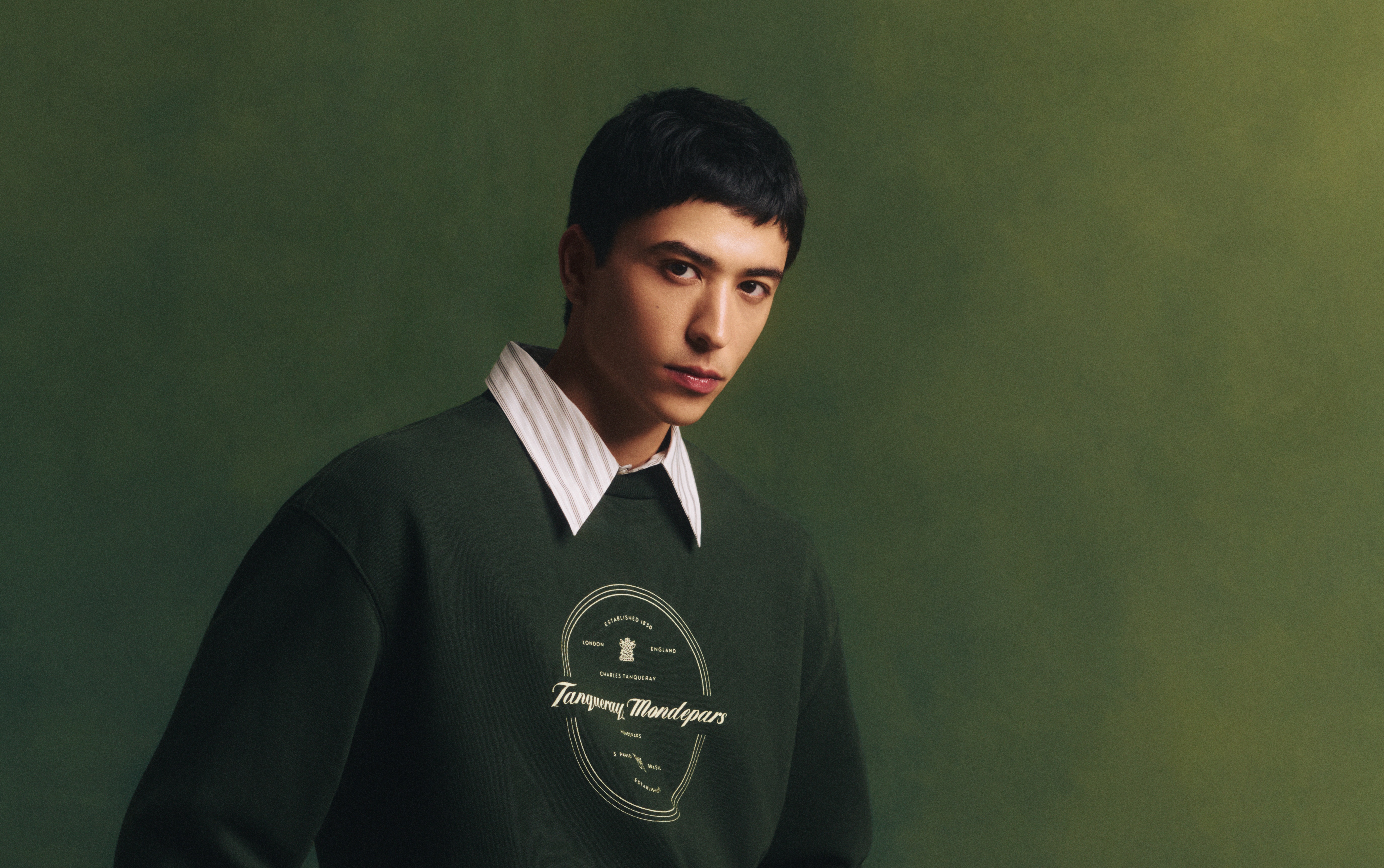 Tanqueray entra na moda com coleção assinada por Sasha Meneghel